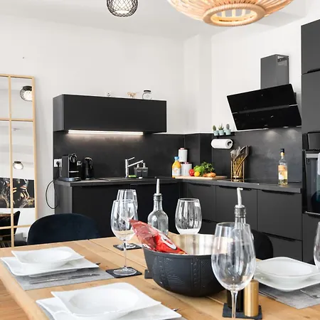 Luniq - Golden Loft - 5 Min Zum Hauptbahnhof & Messe - Klima - 8 Gaeste Apartament