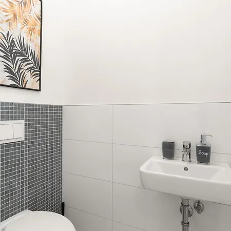 Luniq - Golden Loft - 5 Min Zum Hauptbahnhof & Messe - Klima - 8 Gaeste *